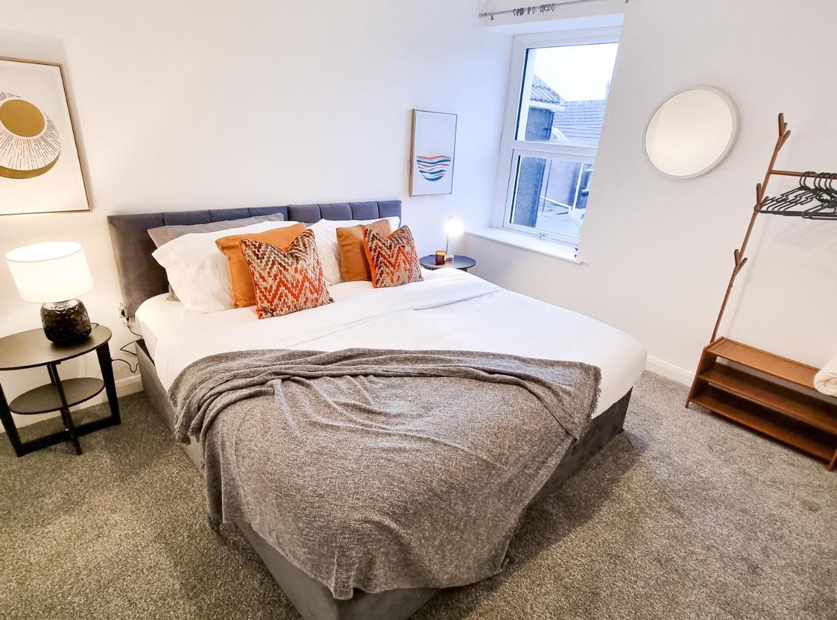 Spacious 3-Bed Near The City Centre Суонзи Екстериор снимка
