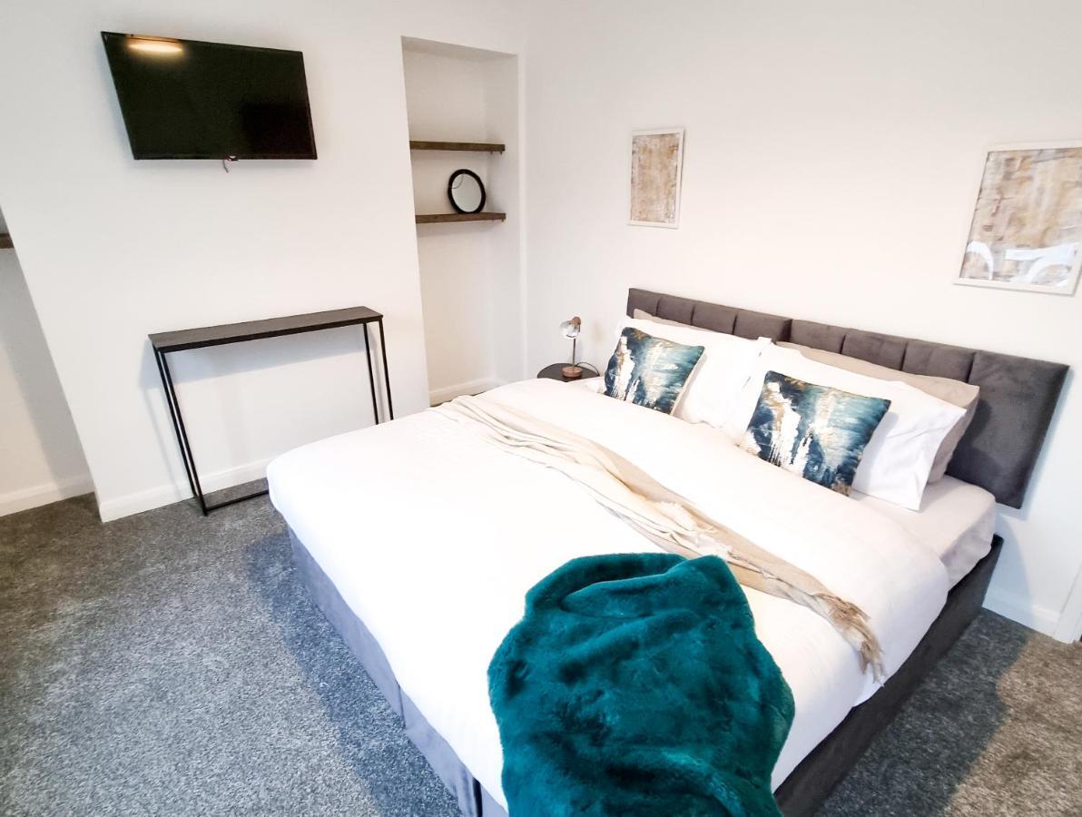 Spacious 3-Bed Near The City Centre Суонзи Екстериор снимка