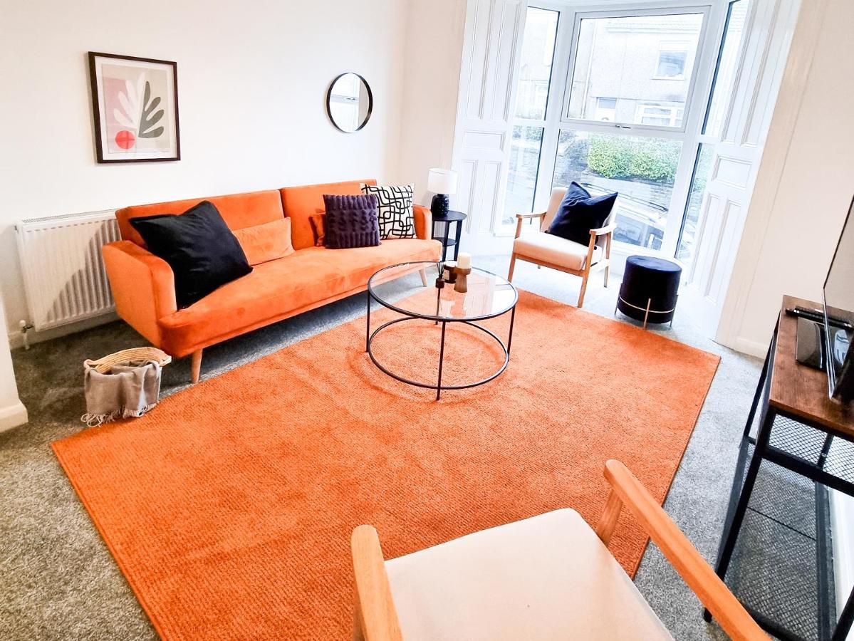 Spacious 3-Bed Near The City Centre Суонзи Екстериор снимка