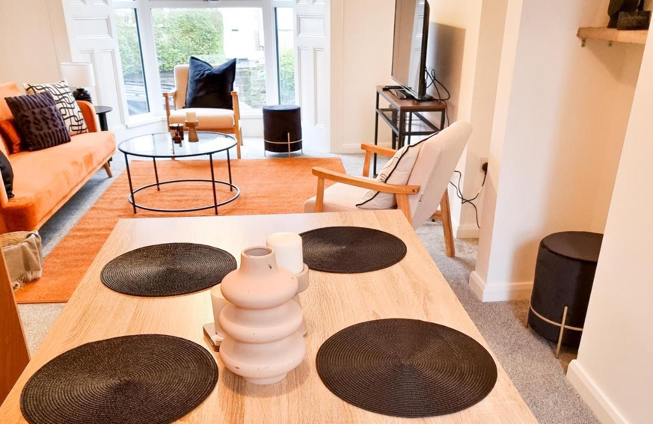 Spacious 3-Bed Near The City Centre Суонзи Екстериор снимка