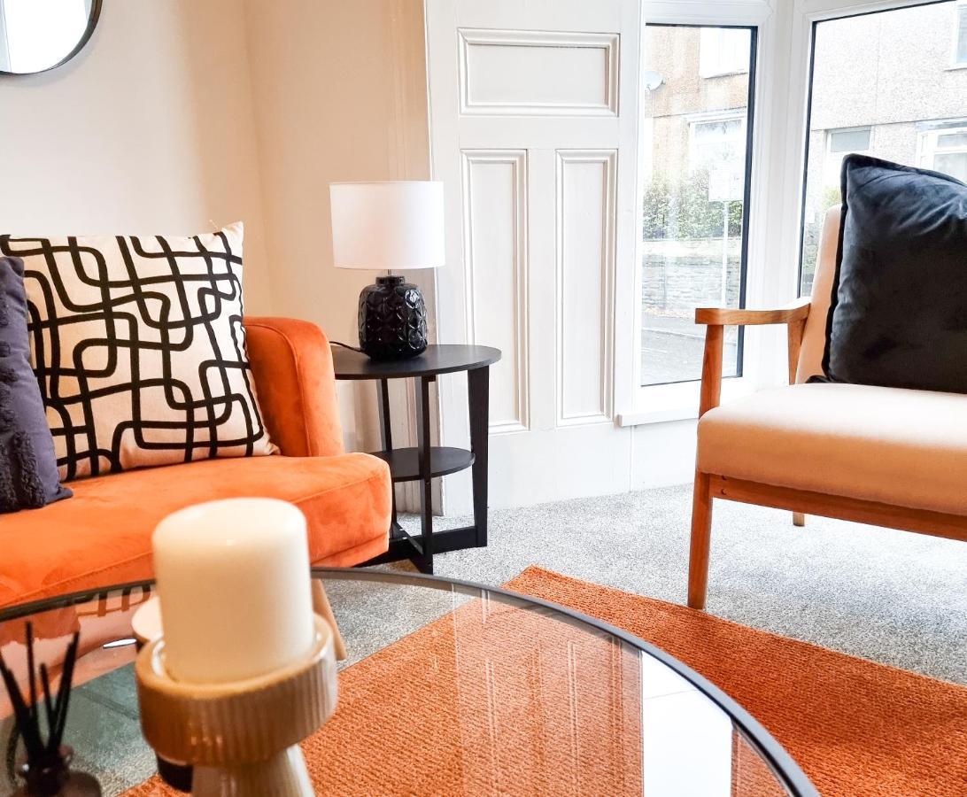 Spacious 3-Bed Near The City Centre Суонзи Екстериор снимка